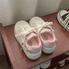 Damen Sneakers im sportlich-eleganten Design mit dekorativem Knopf und gepolsterter Innensohle R&B