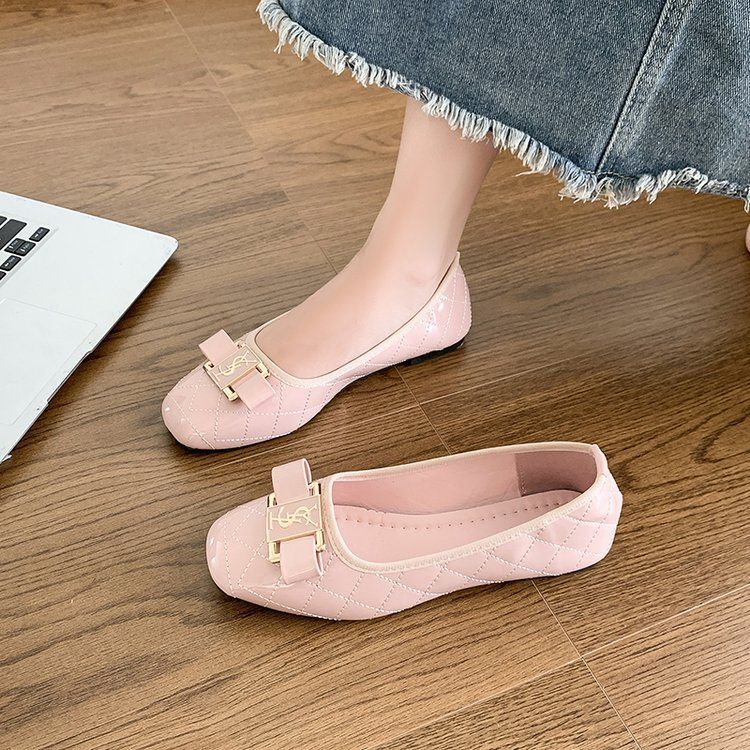 Damen elegante Ballerinas mit glattem Lackfinish und auffälligem Logo R&B