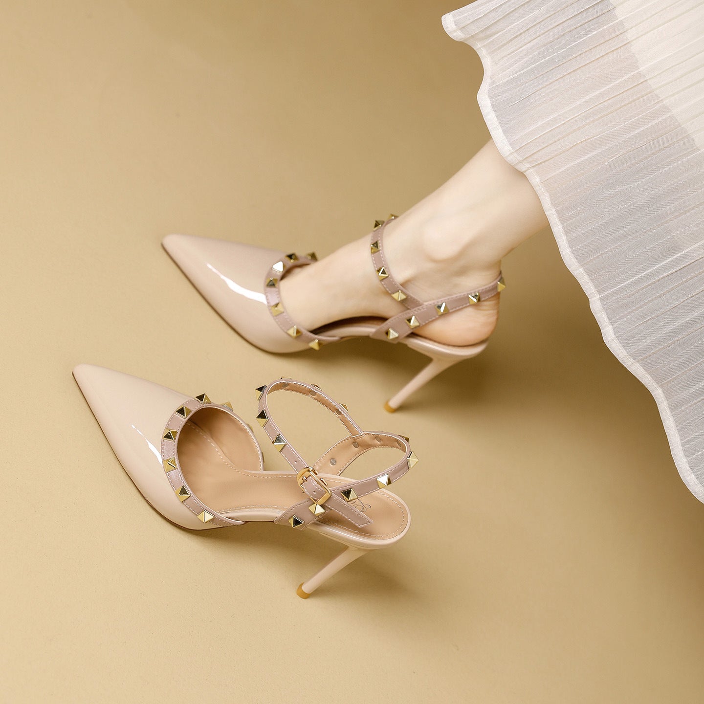 Damen elegante Slingback-Pumps mit modischer Riemen- und Nietenapplikation