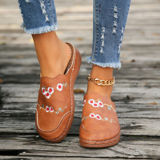 Damen geschlossene Clogs mit floralem Design und komfortablem Fußbett R&B