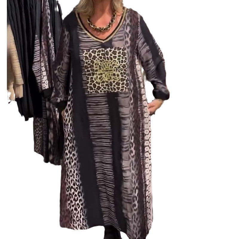 Damen nan fließendes Paneel-Longdress mit Patchwork-Animalprint und goldfarbener Brustapplikation R&B