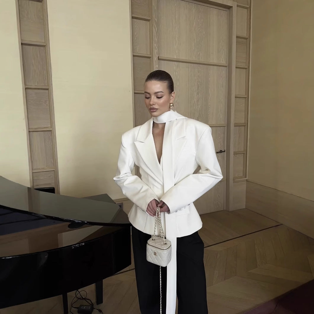 Damen Blazerjacke mit elegantem Schleifendetail und figurbetontem Schnitt R&B