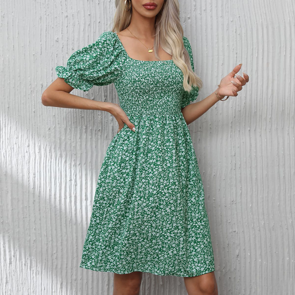 Damen Blumenkleid mit Puffärmeln und Gummizug R&B