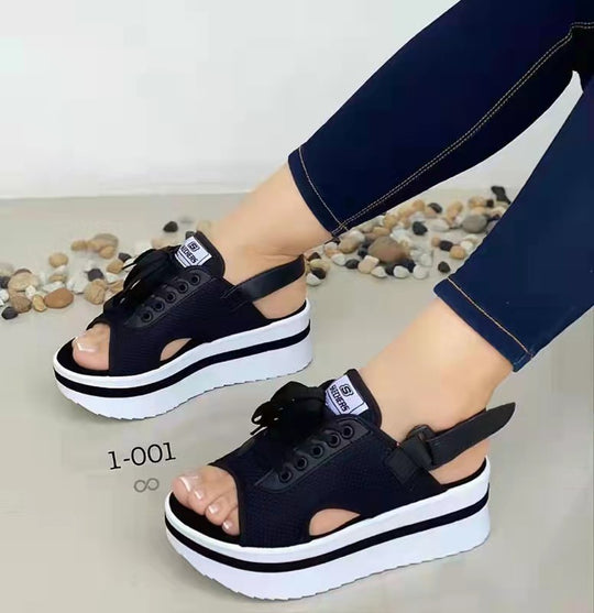 Damen Plateausandalen mit verstellbarem Riemendesign und luftiger Strickoberfläche R&B
