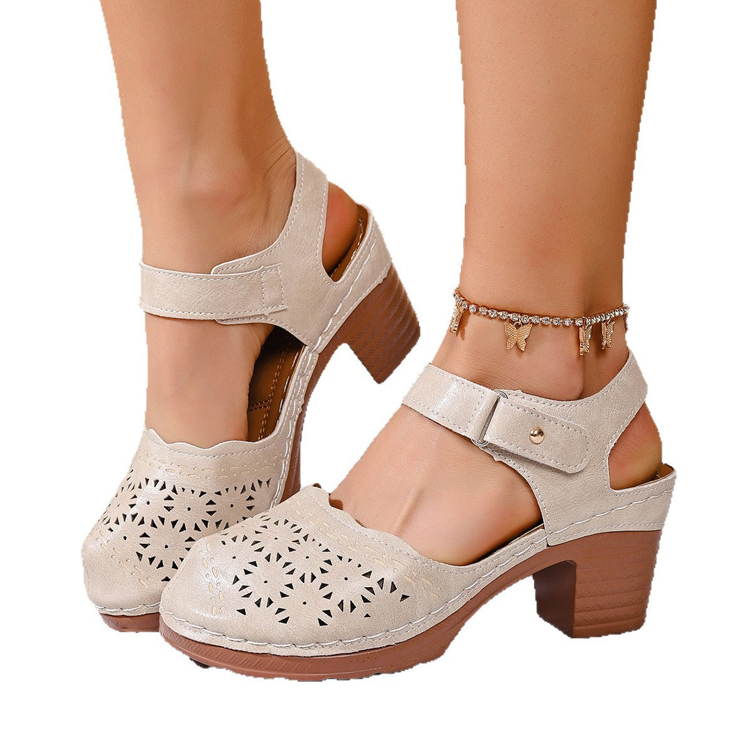 Damen Clogs mit floralem Lochdesign und komfortablem Absatz R&B