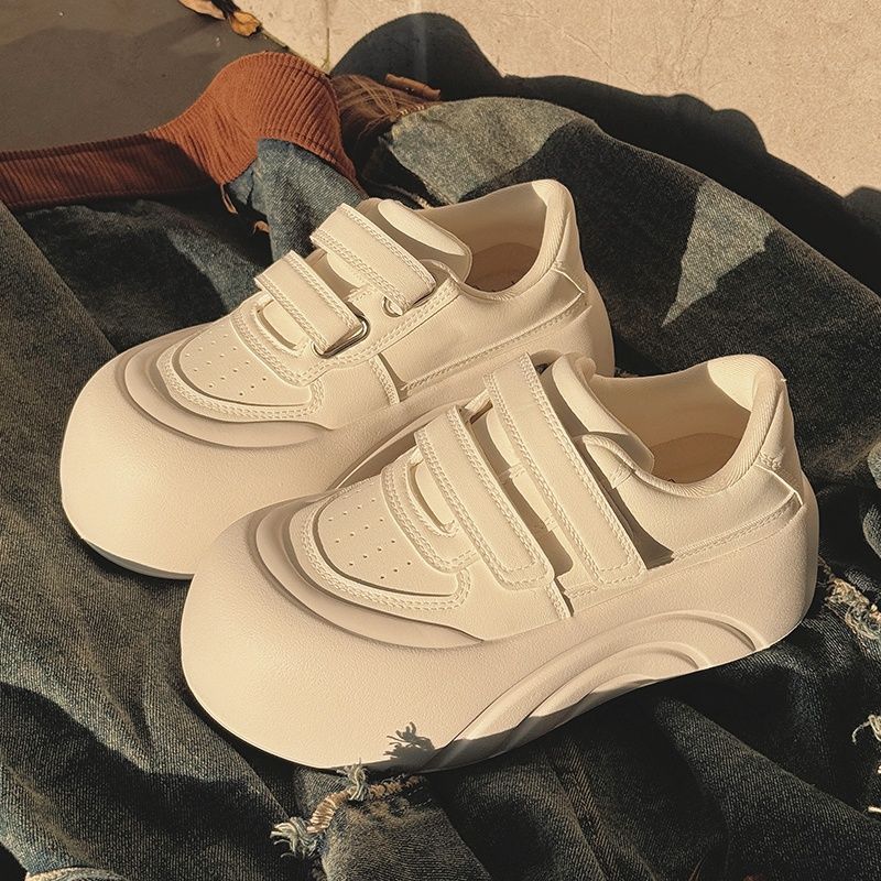Damen Nachhaltige Sneaker mit verstellbarem Klettverschluss und dämpfender Sohle