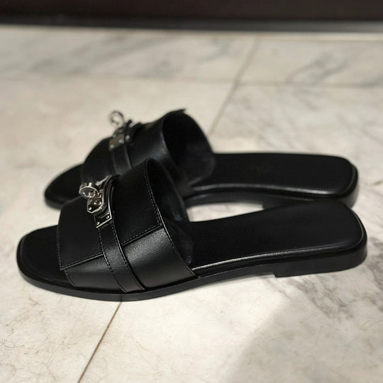 Damen elegante Flip-Flops mit modischen Riemen und komfortablem Fußbett R&B