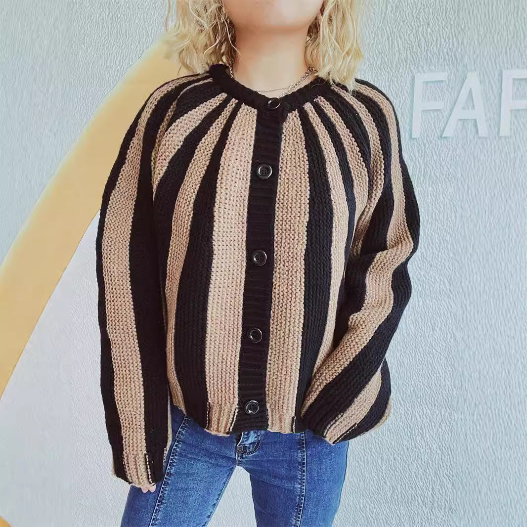 Damen gemütlicher Strickcardigan mit gestreiftem Design und modernen Knopfdetails R&B