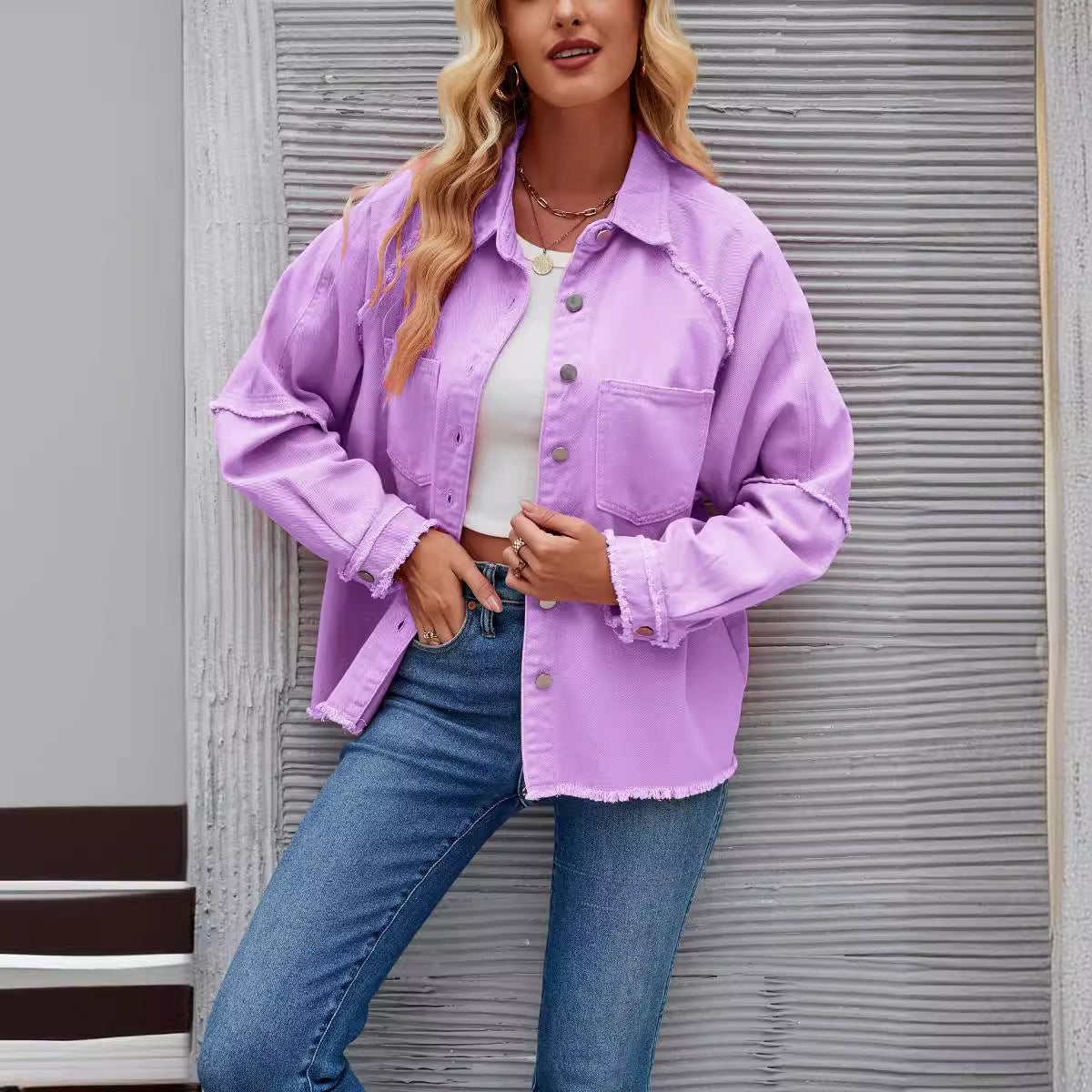 Damen Denimjacke mit lässigem Schnitt und fransigen Details R&B