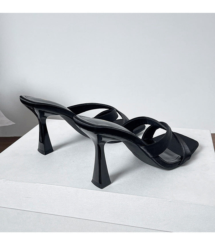 Damen elegante Cross-Over Sandalen mit modischem Absatz R&B