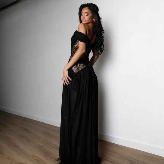 Damen Abendkleid mit transparenten Spitzeinsätzen und verführerischem Schnitt R&B