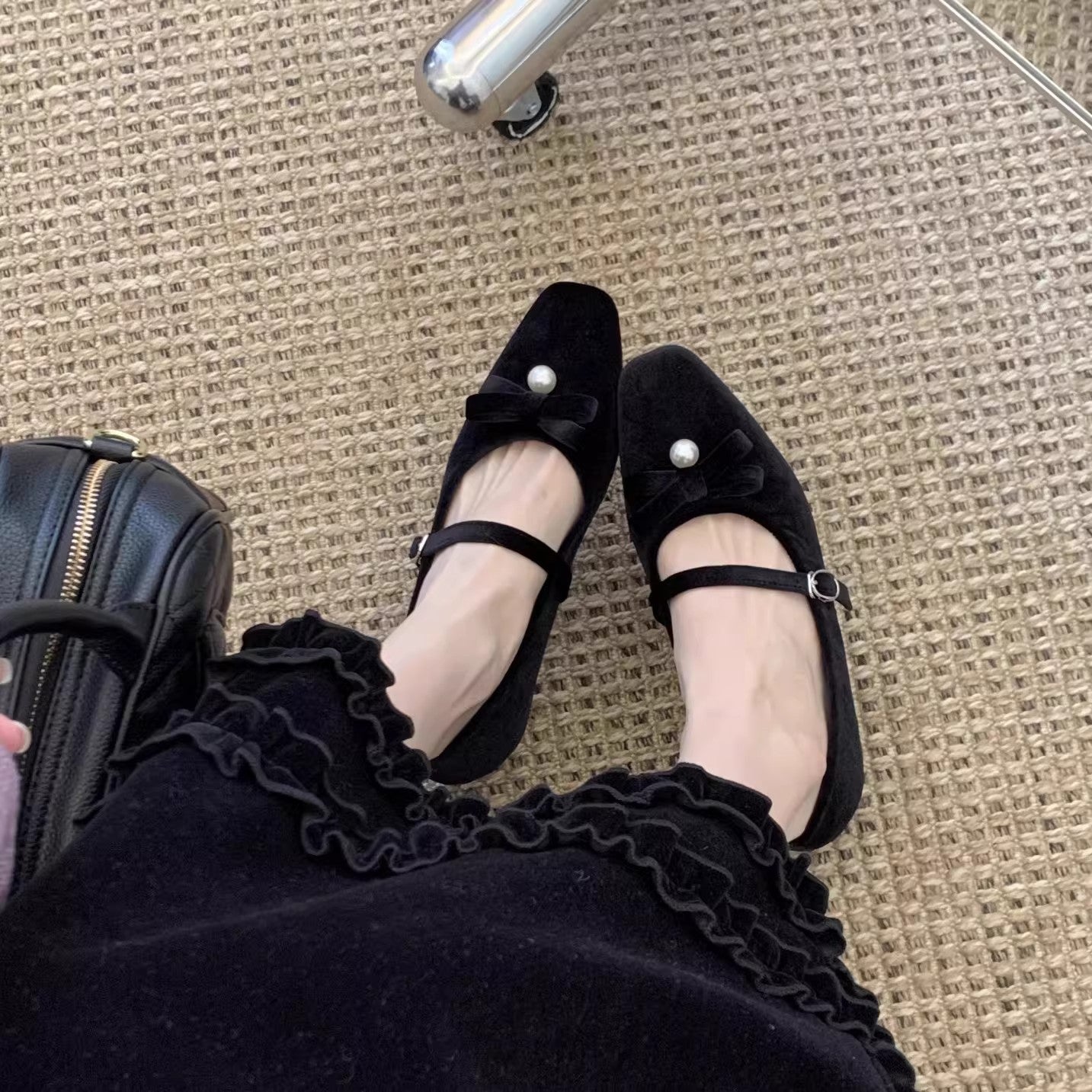 Damen Ballerinas mit elegantem Riemchen und perlverzierter Schleife R&B