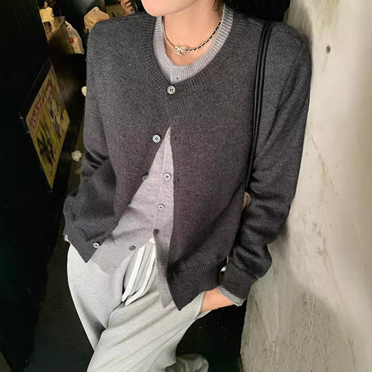 Damen Strickcardigan mit Rundhalsausschnitt und Knopfdetail R&B