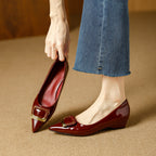 Damen elegante spitze Pumps mit dekorativem Schmuck