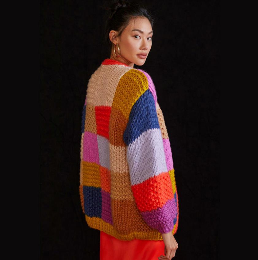 Damen Grobstrick-Cardigan mit buntem Patchwork-Design R&B