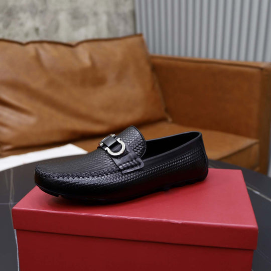 Damen Mokassin mit geflochtenem Leder und modischem Schnallen-Detail R&B