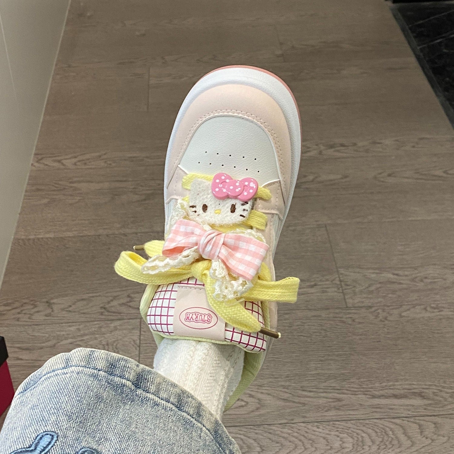 Damen Modische Sneakers mit verspieltem Tiermotiv und bunten Applikationen