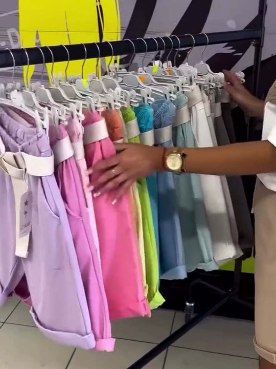 Damen Shorts mit dekorativem Blumenstickerei und elegantem Bindegürtel Heidi-Mode