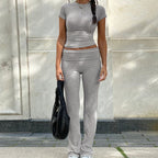 Damen Sportliches Set mit cropped Oberteil und ausgestellten Hosen R&B