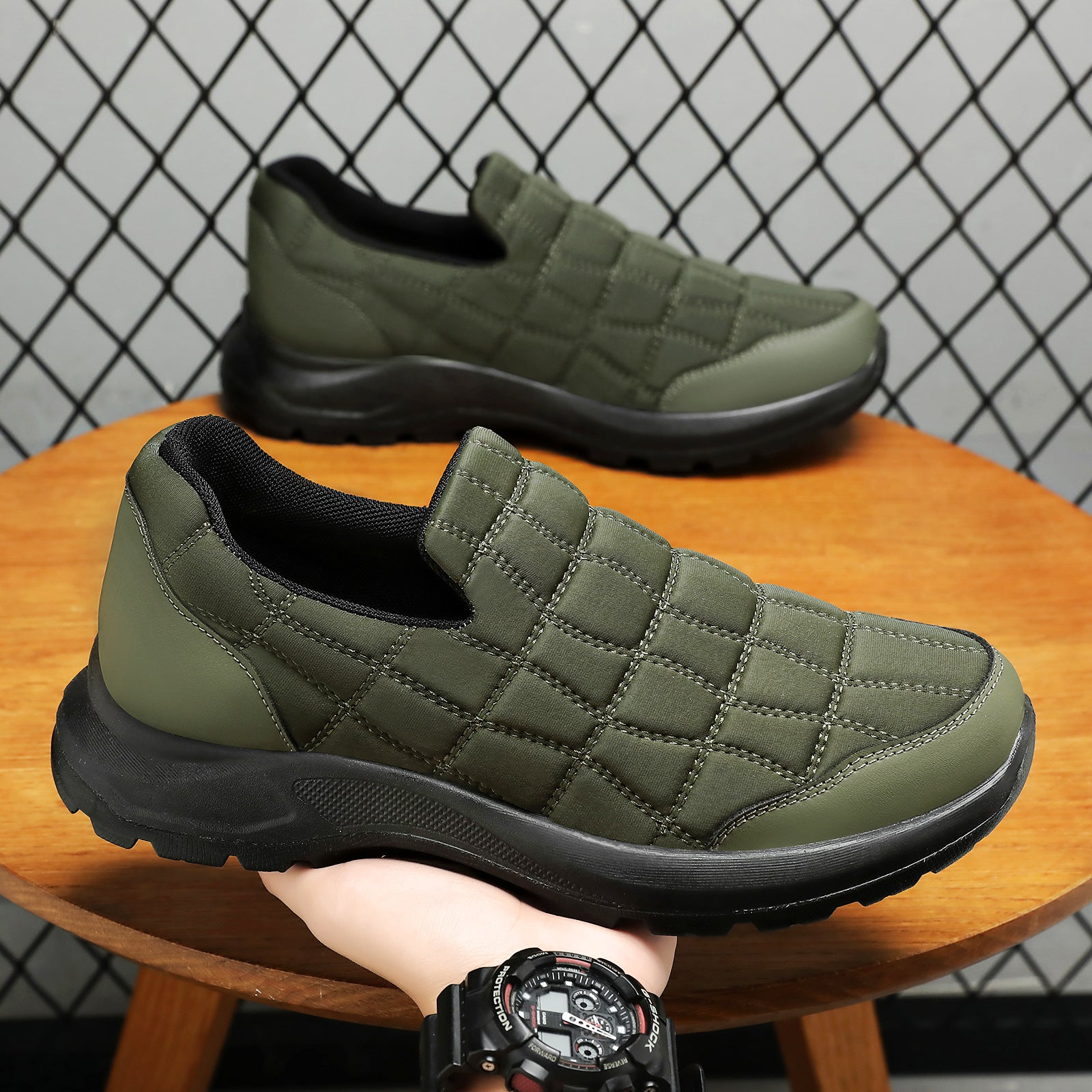 Damen Komfortable Slip-On Sneakers mit gepolstertem Schaft R&B