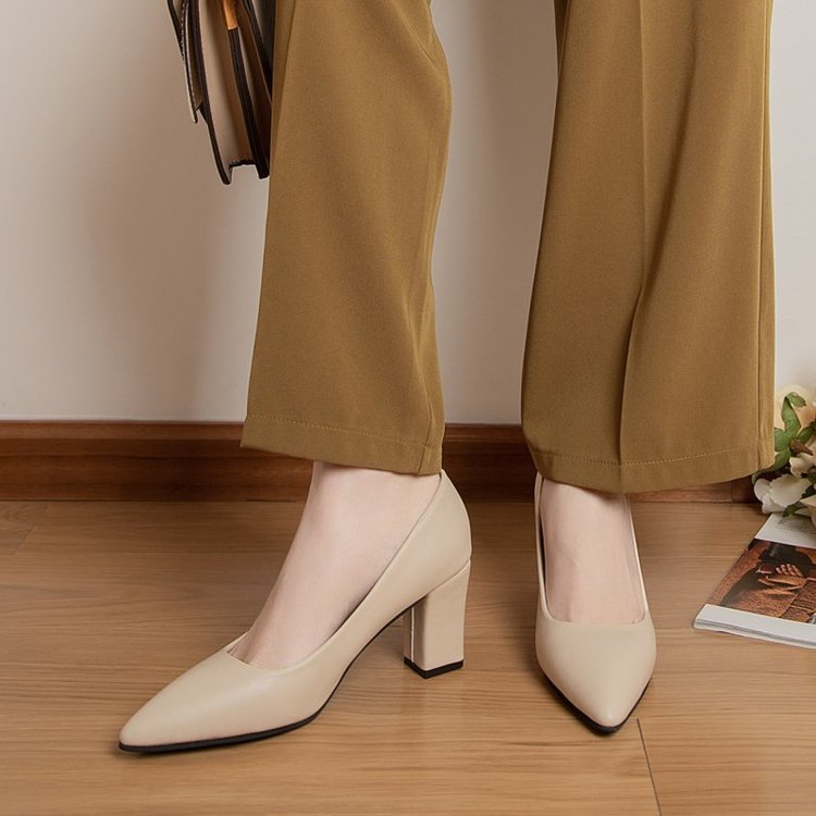 Damen elegante spitze Blockabsatz-Pumps R&B