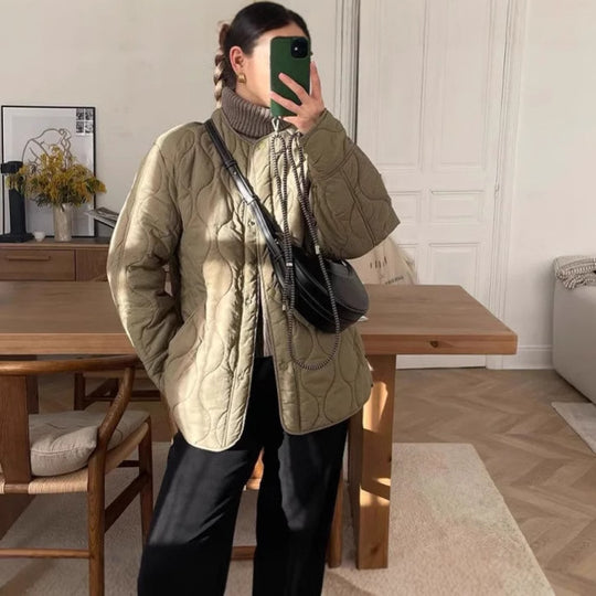 Damen Steppjacke mit zeitgemäßem Design und praktischen Seitentaschen R&B