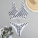 Damen Triangel-Bikini mit modernem Wickel-Design und verspieltem Karomuster R&B
