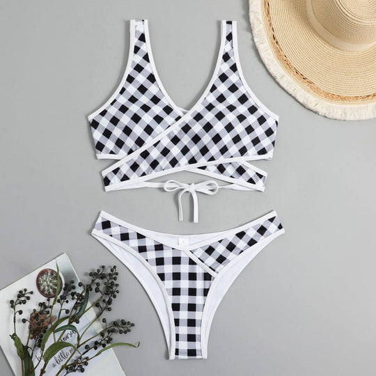 Damen Triangel-Bikini mit modernem Wickel-Design und verspieltem Karomuster R&B
