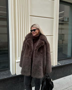 Damen Luxuriöse Kunstfelljacke mit voluminösen Ärmeln R&B