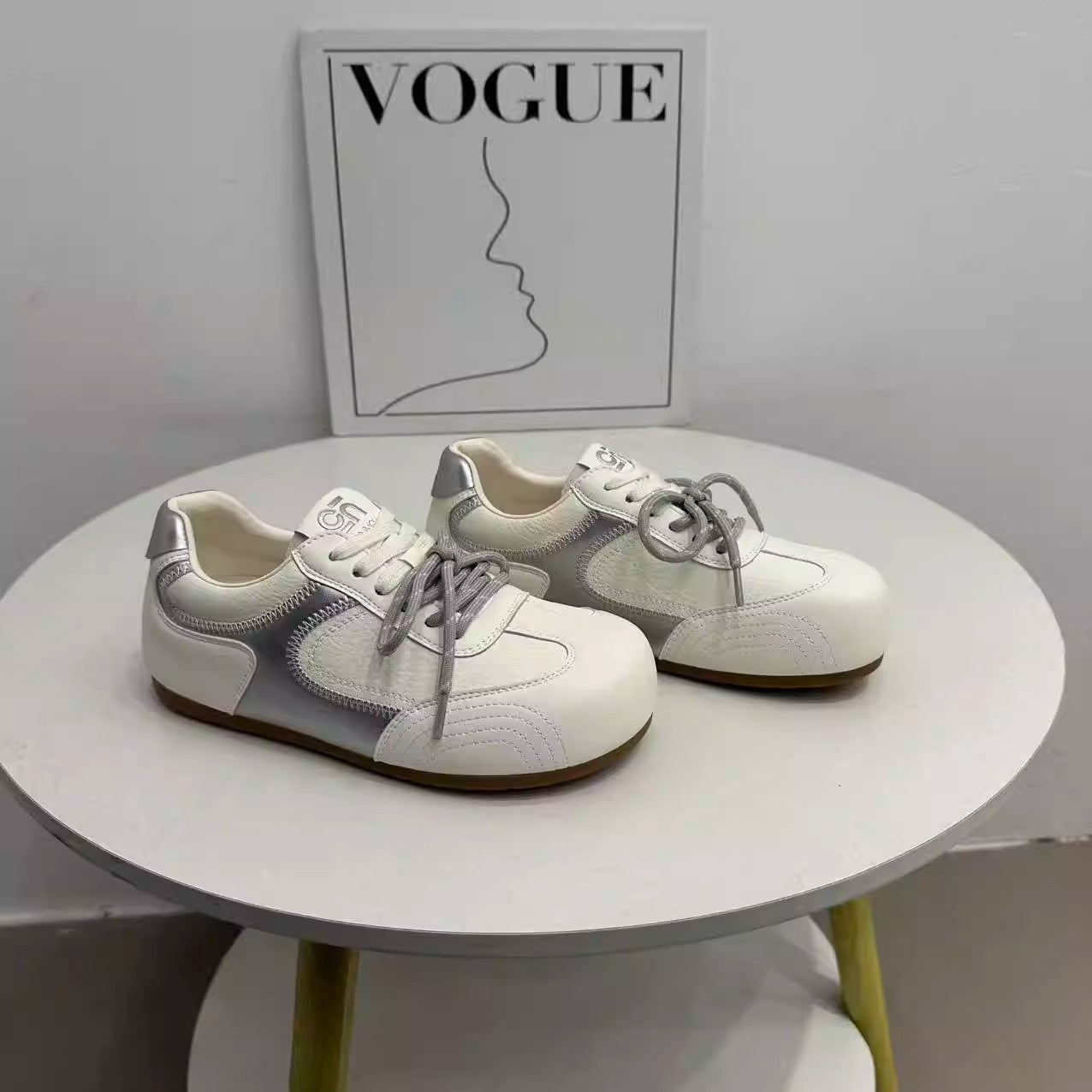 Damen Sneakers im sportlichen Retro-Design mit atmungsaktiver Oberfläche und rutschfester Sohle R&B
