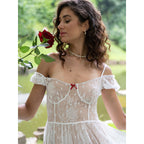 Damen Elegantes Spitzenkleid mit asymmetrischem Saum und verspielten Rüschendetails R&B