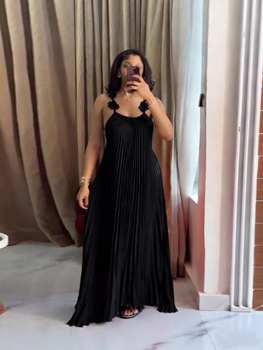 Damen Elegantes Maxikleid mit lässigem Faltenwurf und dekorativen Schulterblüten R&B