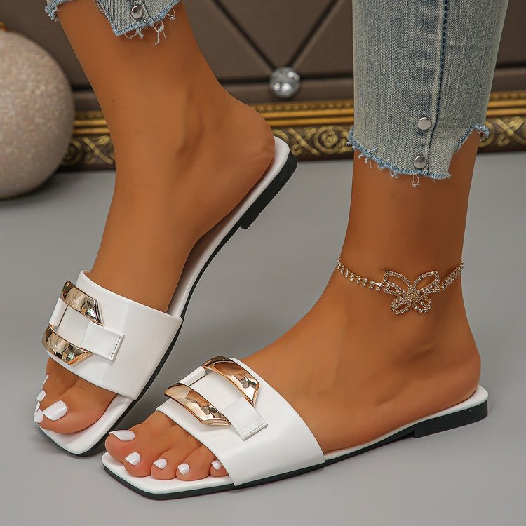 Damen Elegante und bequeme Slides mit dekorativen Metallakzenten R&B