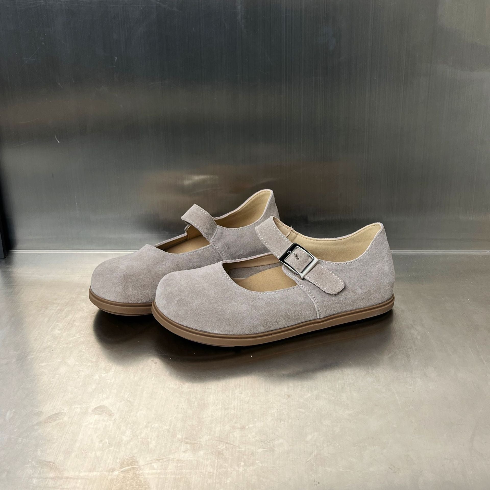 Damen Komfortable Halbschuhe mit verstellbarem Riemen und weichem Wildleder R&B