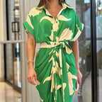Damen Wickelkleid mit buntem Blattmuster und modischem Taillengürtel R&B