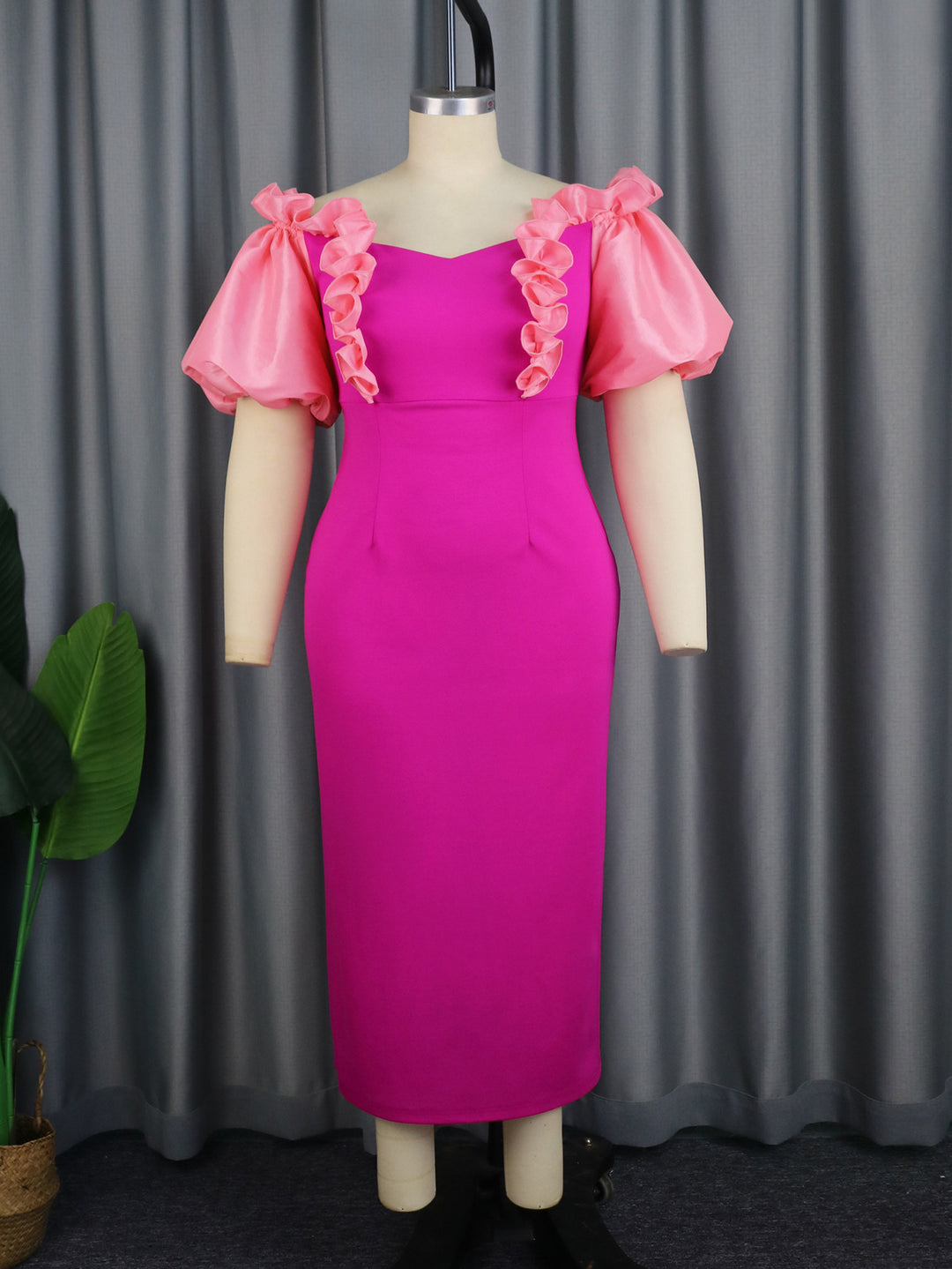 Damen figurbetontes Abendkleid mit voluminösen Rüschenärmeln R&B