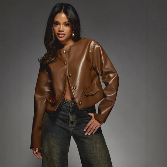 Damen Kunstlederjacke mit glänzendem Finish und dekorativen Knöpfen R&B
