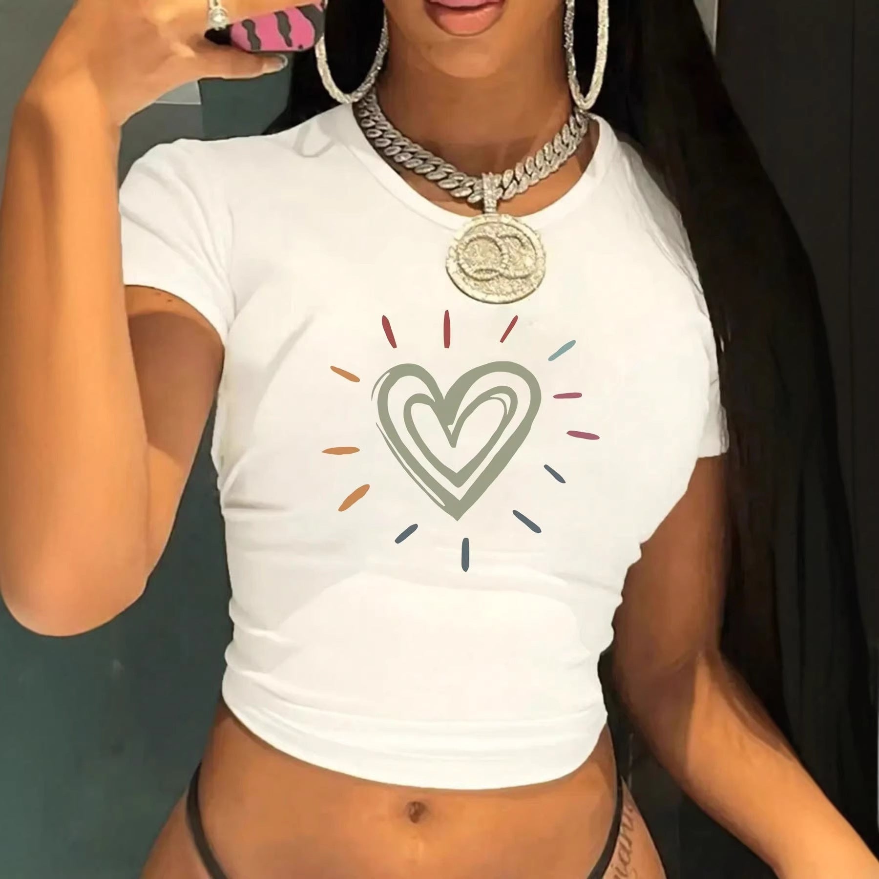 Damen Crop-T-Shirt mit kreativem Herzmotiv und R&Brner Passform R&B