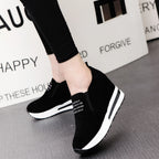 Damen Wedge-Sneaker mit elastischem Einschlupfdesign und modischer Veloursoberfläche