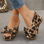 Damen Wedge-Pantoletten mit strukturiertem Leopardenmuster und dekorativem Schleifen-Detail R&B