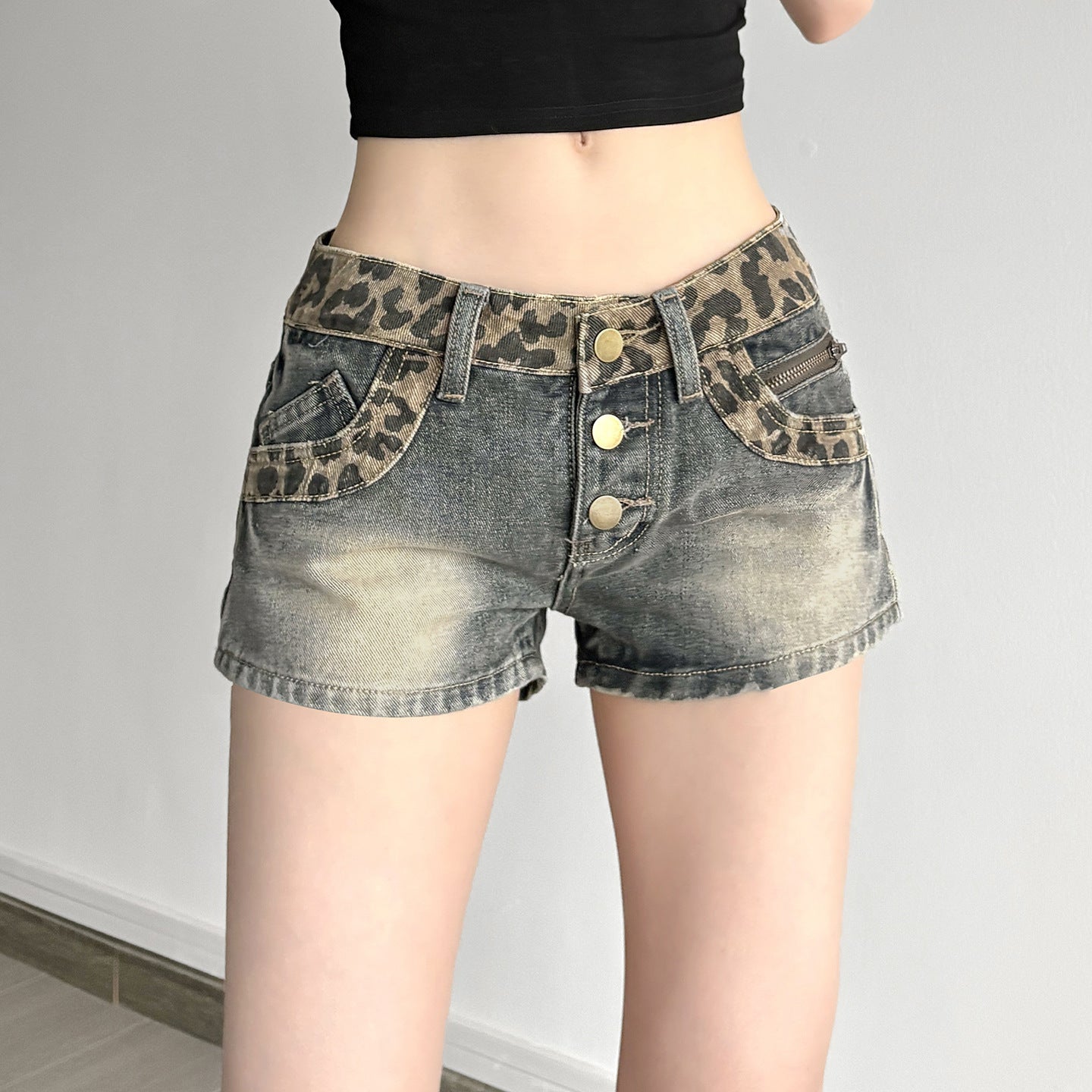 Damen Kurze Jeansshorts mit Leopardenmuster und gerafftem Bund R&B