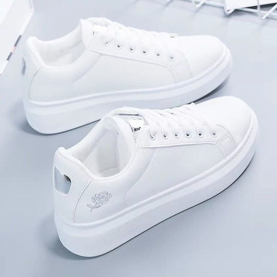 Damen nan urbaner Freizeit-Sneaker mit dezenter Rosenstickerei, erhöhtem Keilsohlenprofil und gepolstertem Komfortfußbett R&B