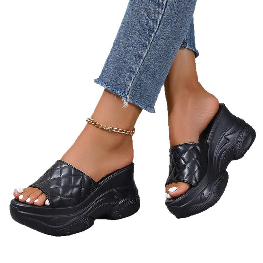 Damen Plattform-Pantoletten mit stilvollem Steppdesign R&B