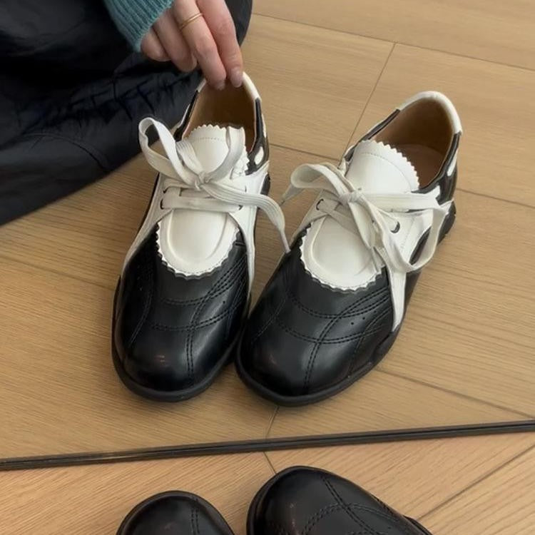Damen Komfortable Sneaker mit elegantem Schnitt und raffinierten Details R&B