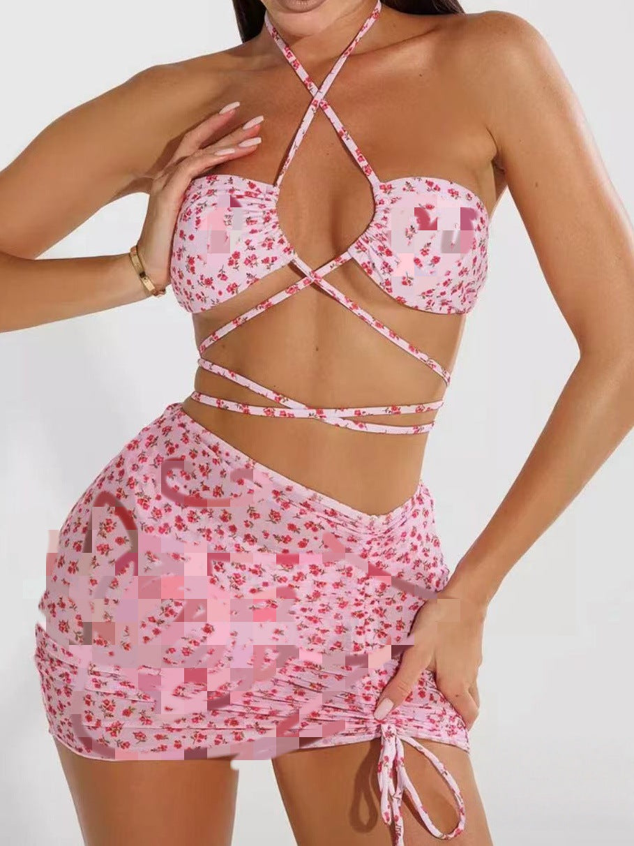 Damen Bandeau-Bikini mit verstellbaren Schnürdetails und passendem Wickelrock R&B