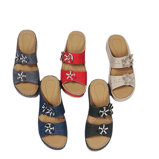 Damen Komfortable Riemensandalen mit floralen Akzenten R&B