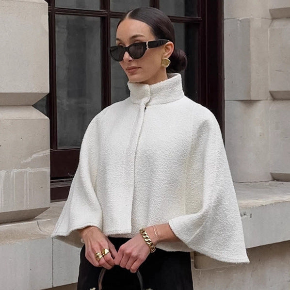 Damen Oversized Wollcape mit hohem Kragen und Knopfdetail R&B