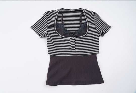 Damen modischesKurzarm-Oberteil mit Lagenlook und feinen Spitzenakzenten R&B