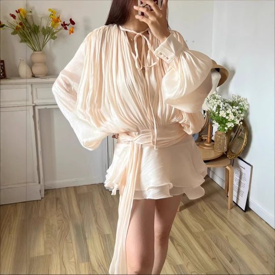 Damen Wickelkleid mit voluminösen Ärmeln und zartem Plisseemuster R&B