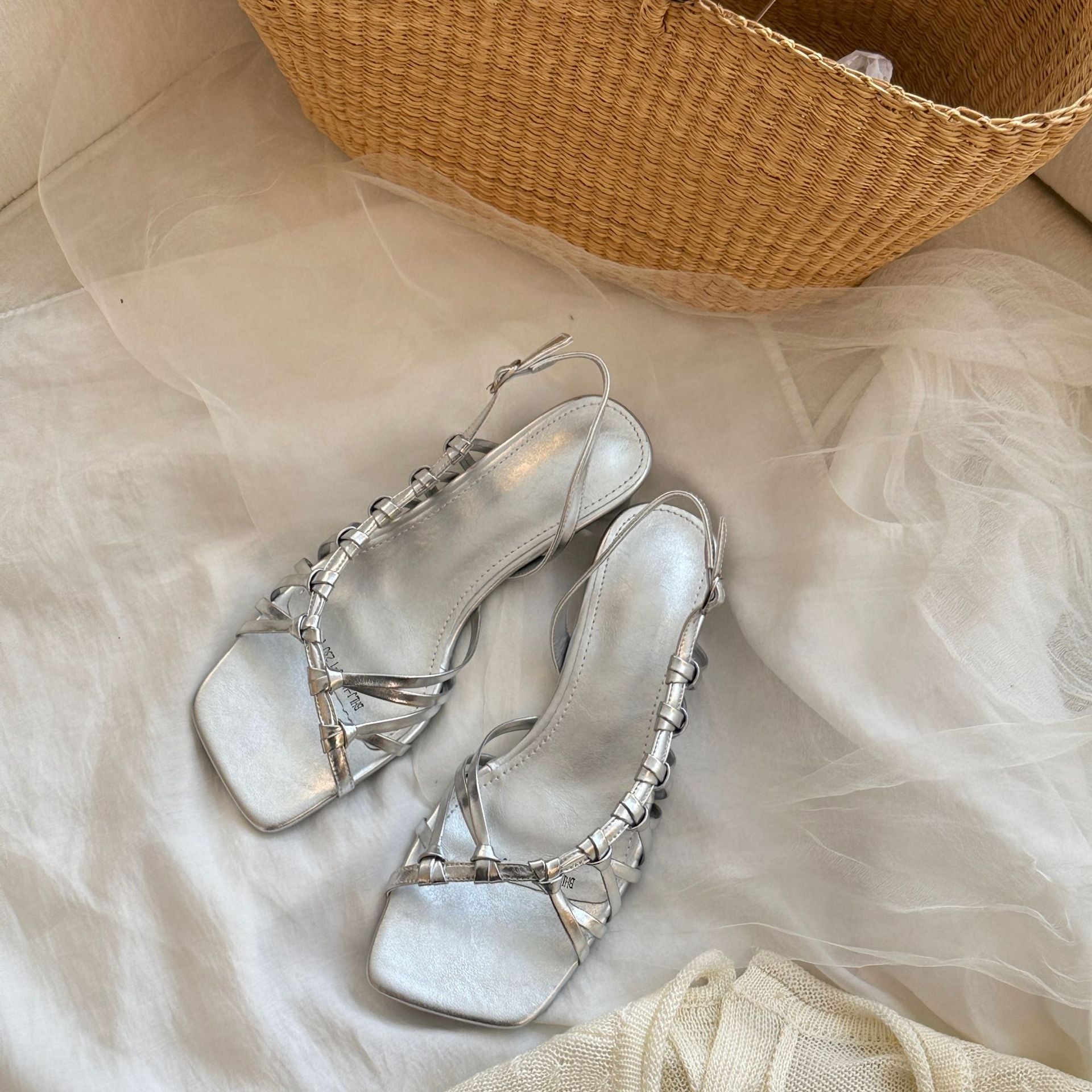 Damen Elegante Slingback-Sandalen mit schimmerndem Obermaterial und modischem Riemendesign R&B